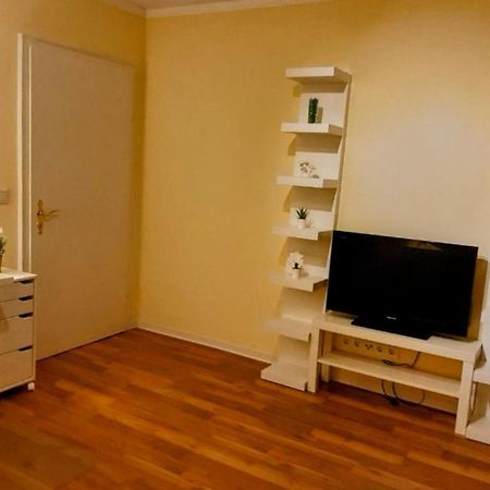 Schoene Ferienwohnung Mit Balkon Und Garten Nonnweiler Luaran gambar
